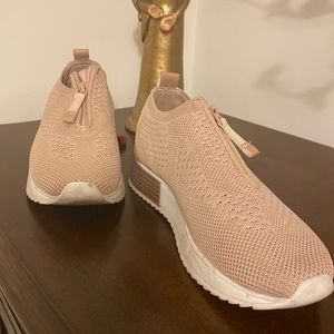 Anne Klein I flex sneakers. Sz 7m